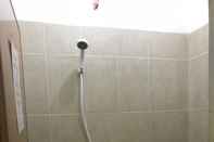 In-room Bathroom Wisma Bintang Lima 2