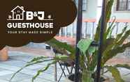 Layanan Hotel 7 B and J Guest House 