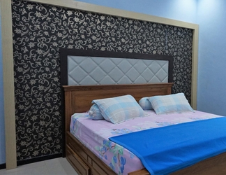 ภายนอกอาคาร 2 Homestay Wijaya Kusuma (Full House - 3 Bedroom)