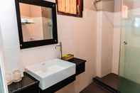 In-room Bathroom Cosmos Hotel Nha Trang