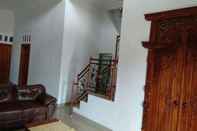 Common Space 5 Bedrooms at Villa Kemuning 