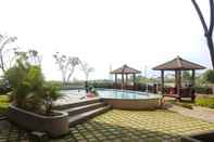 Swimming Pool Bukarooms at Apartement Bogor Valley Single Studio 