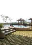 SWIMMING_POOL Bukarooms at Apartement Bogor Valley Single Studio 