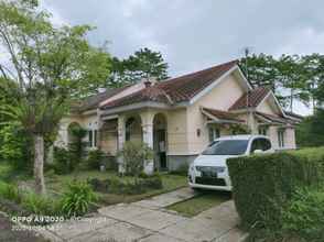 Bangunan 4 Villa Sasky Ciater