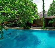 Swimming Pool 2 Taman Suci Suite & Villa