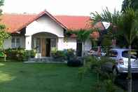 Bangunan Family 4 Bedroom at Dolphin House