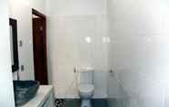 Toilet Kamar 7 Rangga Homestay