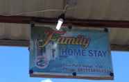 ภายนอกอาคาร 5 Family Homestay Maluk