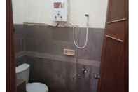 Toilet Kamar 3 Bedroom at The Residence B9 Jogja