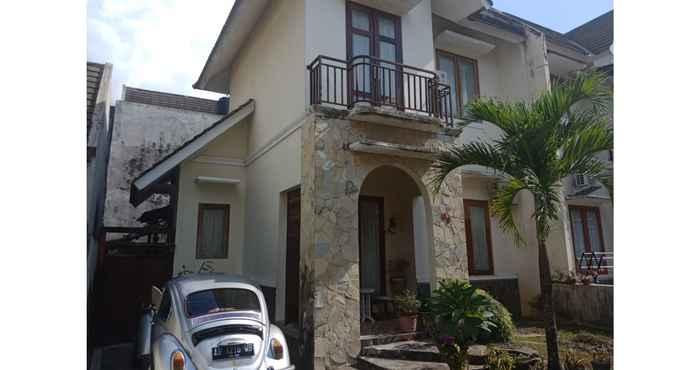 Bangunan 3 Bedroom at The Residence B9 Jogja