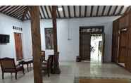 Lobby 2 3 Bedroom at Omah Prapen