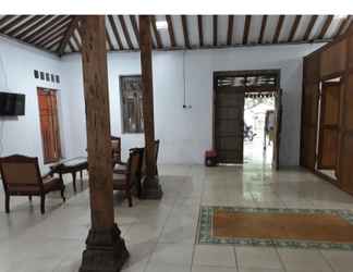 Lobby 2 3 Bedroom at Omah Prapen