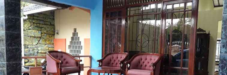 Lobi 5 Bedroom at Kembang Baru Homestay