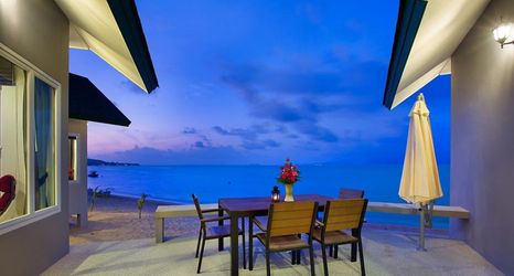 ภายนอกอาคาร 2 The Moonrakers