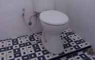 In-room Bathroom 3 Junrejo K3 Homestay Syariah