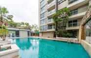 Kolam Renang 4 Double Trees Residence