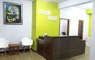 Lobby 6 Eston House Syariah