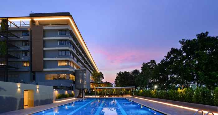 สระว่ายน้ำ Tinidee Hotel Bangkok Golf Club - (SHA Extra+)