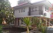 Exterior 6 Villa Yosky Bogor