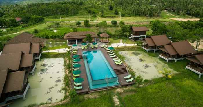 สระว่ายน้ำ Farmer's Boutique Resort