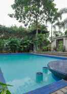 SWIMMING_POOL Kemang Suites