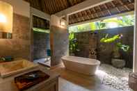 In-room Bathroom Maha Ubud Villa Bali