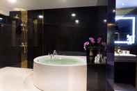 In-room Bathroom Holatel Phitsanulok