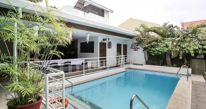 Swimming Pool Patio Inn Hotel and Restaurant