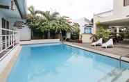 Kolam Renang 2 Patio Inn Hotel and Restaurant