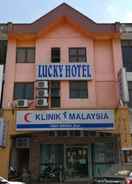 EXTERIOR_BUILDING OYO 89406 Lucky Budget Hotel