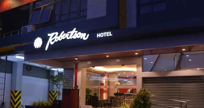 Bên ngoài Robertson Hotel