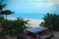 Common Space Baan Chomlay Resort Khanom