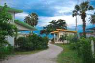 Lobi Baan Chomlay Resort Khanom