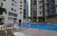 Swimming Pool 5 Oasis Regency at Fort Victoria BGC