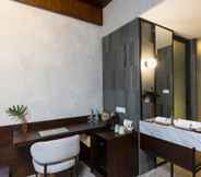 In-room Bathroom 5 ARTOTEL Haniman Ubud