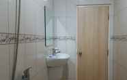 Toilet Kamar 6 Losmen Simpang