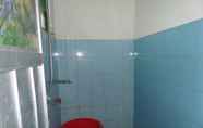 Toilet Kamar 7 Losmen Setia Kawan I