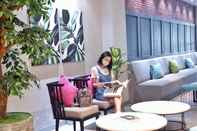 Lobi PALM PARK Hotel Surabaya