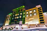 Bangunan PALM PARK Hotel Surabaya