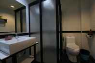 In-room Bathroom Adagio Bangkok 