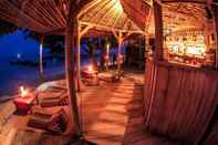 บาร์ คาเฟ่ และเลานจ์ Castaway Beach Resort Koh Lipe