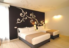 Bedroom 7 Kings Green Hotel 