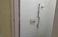 Toilet Kamar 7 Banana Homestay