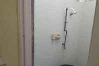 Toilet Kamar Banana Homestay