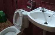 Toilet Kamar 7 New Bintang Hotel