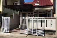 Bangunan Full House 3 Bedroom at deRollas Villa Batu