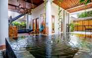 Swimming Pool 7 Villa Elmina