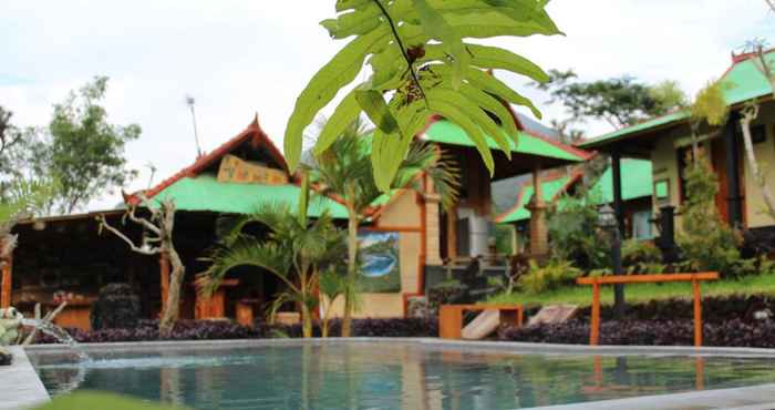 Kolam Renang Black Lava Hostel