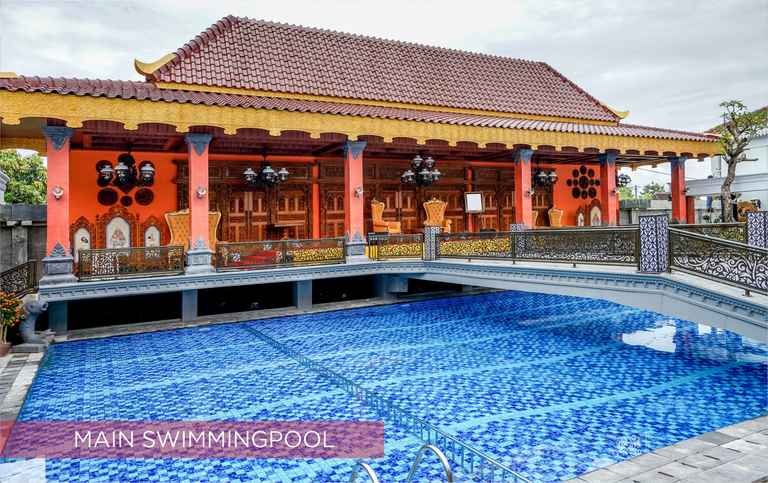 SWIMMING_POOL Ramada Suites by Wyndham Solo