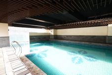 수영장 La Grande Apartemen Bandung by Maria
